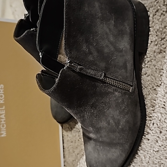 Michael Kors flat bootie - Picture 2 of 6